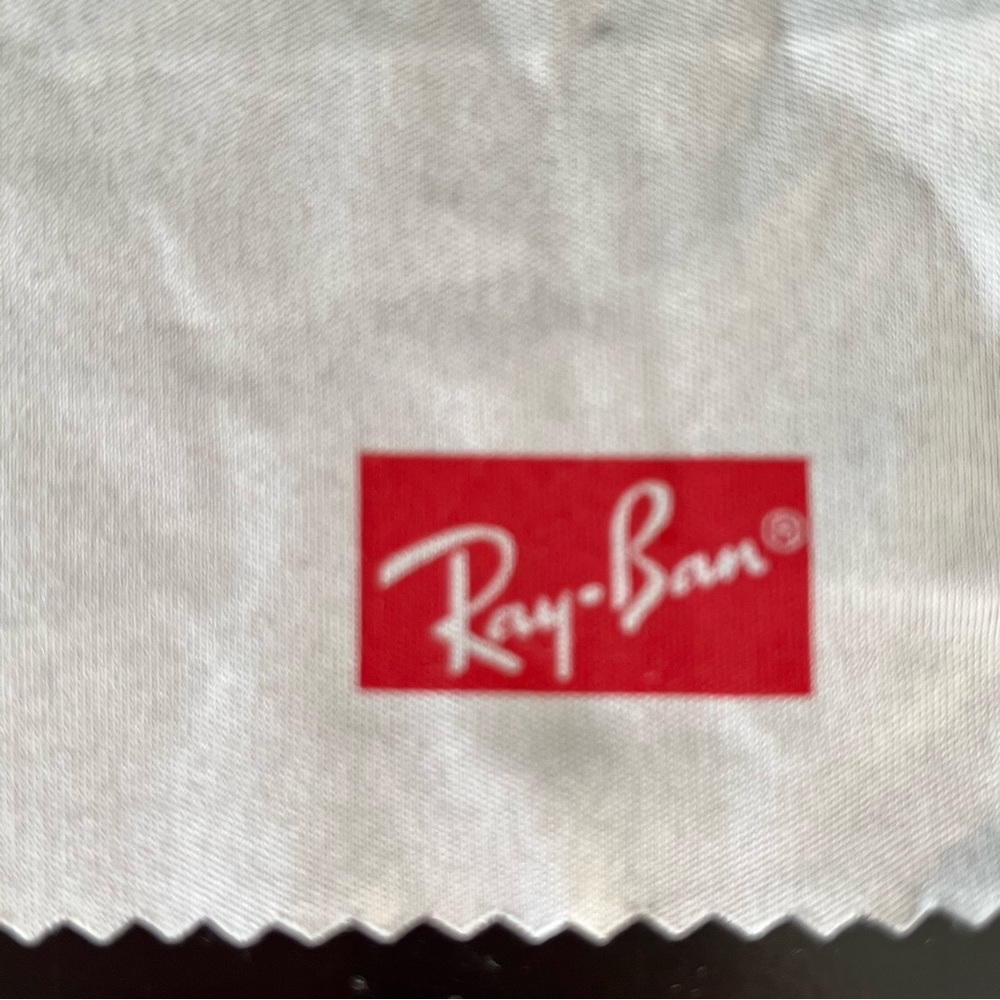 Ray-Ban Case - Picture 8 of 8